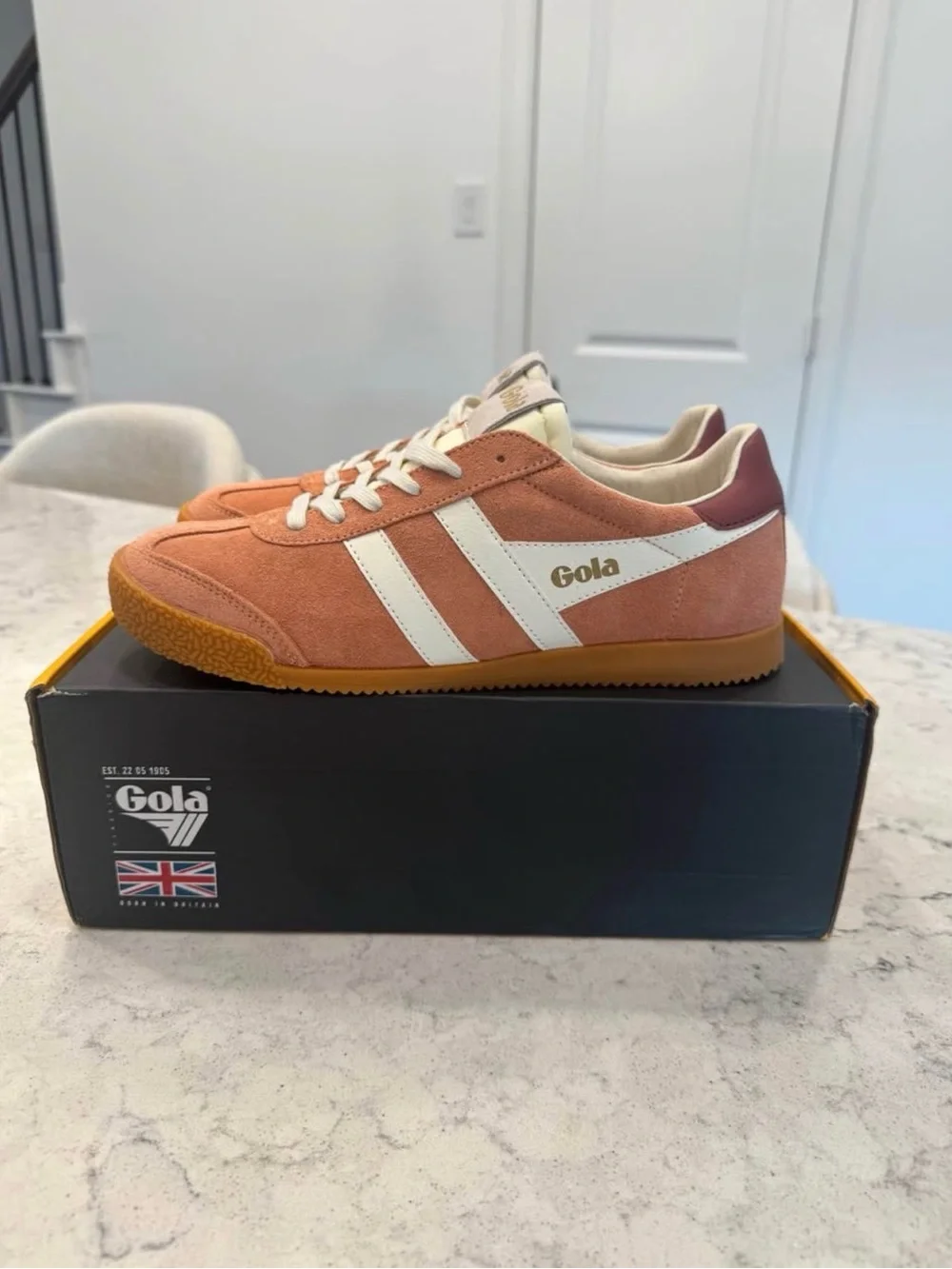 Gola Women’s Suede Sneaker Size 9 Brand New: Terracotta/ Off White